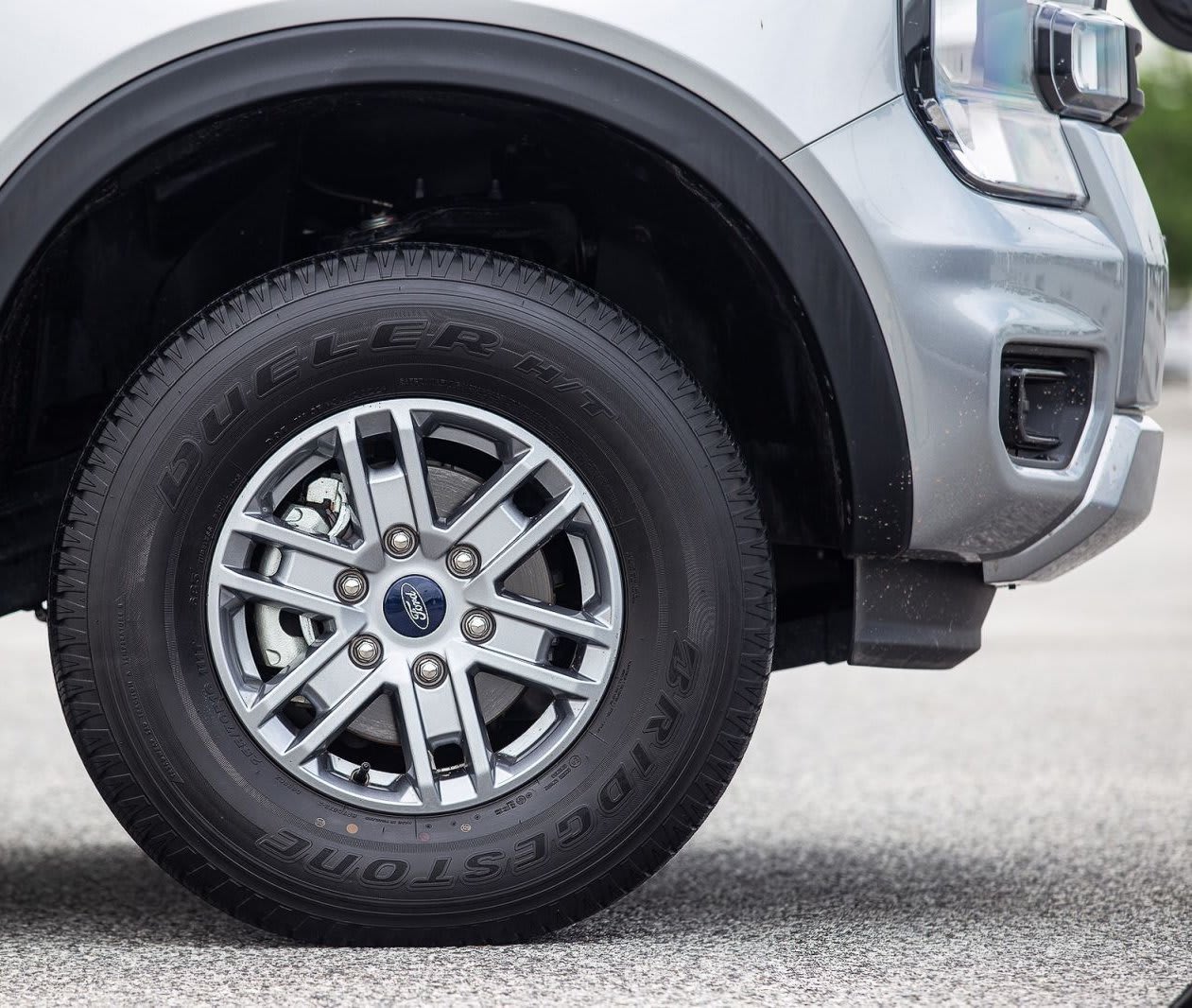 Bridgestone Dueler H/T 685 vs Nexen Roadian HTX RH5 tires