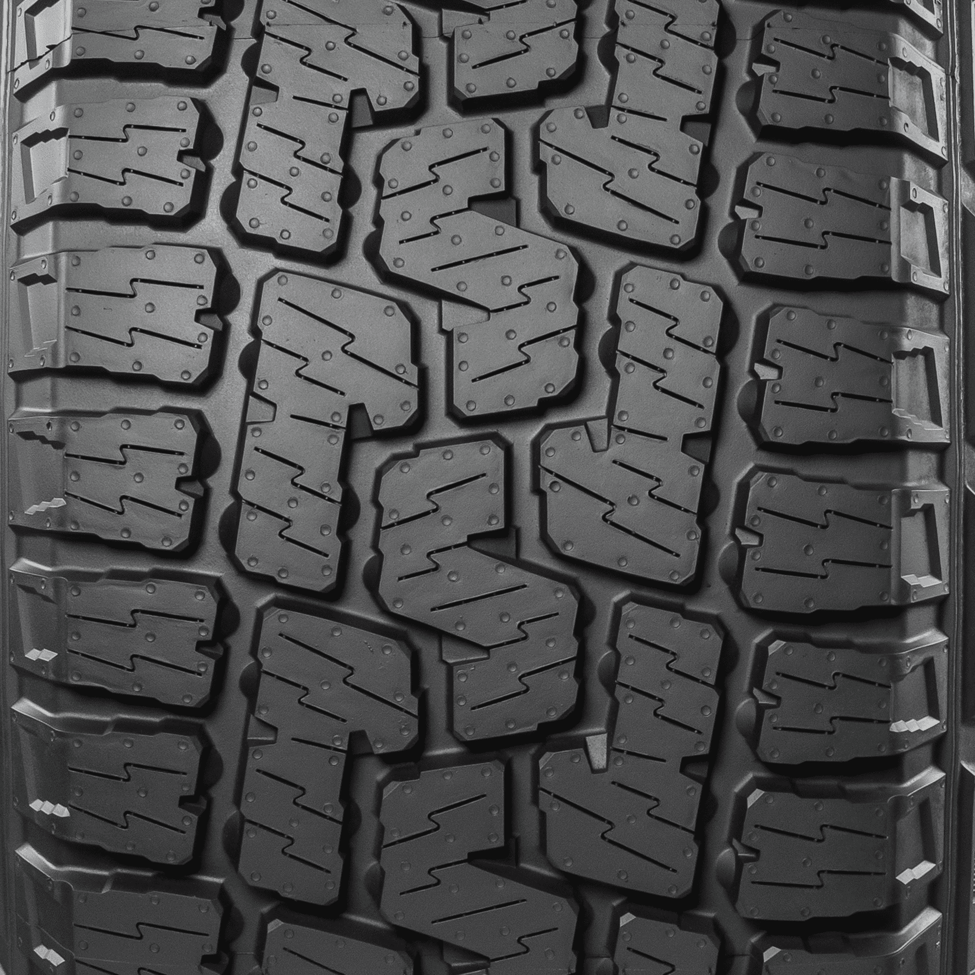 Pirelli Scorpion All Terrain Plus vs Goodyear Wrangler All-Terrain Adventure with Kevlar tires on handling