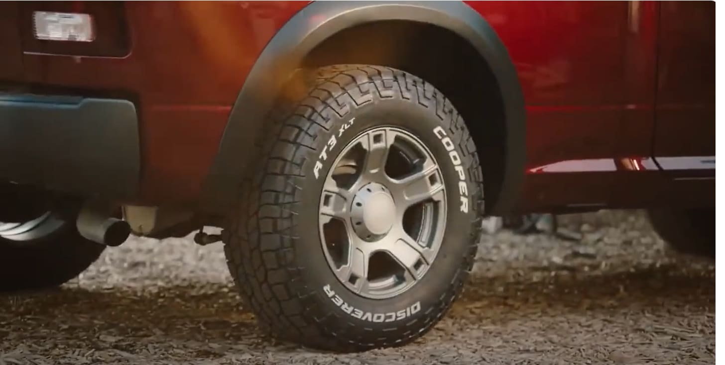 Pneumatico Cooper Discoverer AT3 XLT All-Season 31X10.50R15LT 109R - Per Pickup E Fuoristrada, Disegno Aggressivo, Durata E Trazione