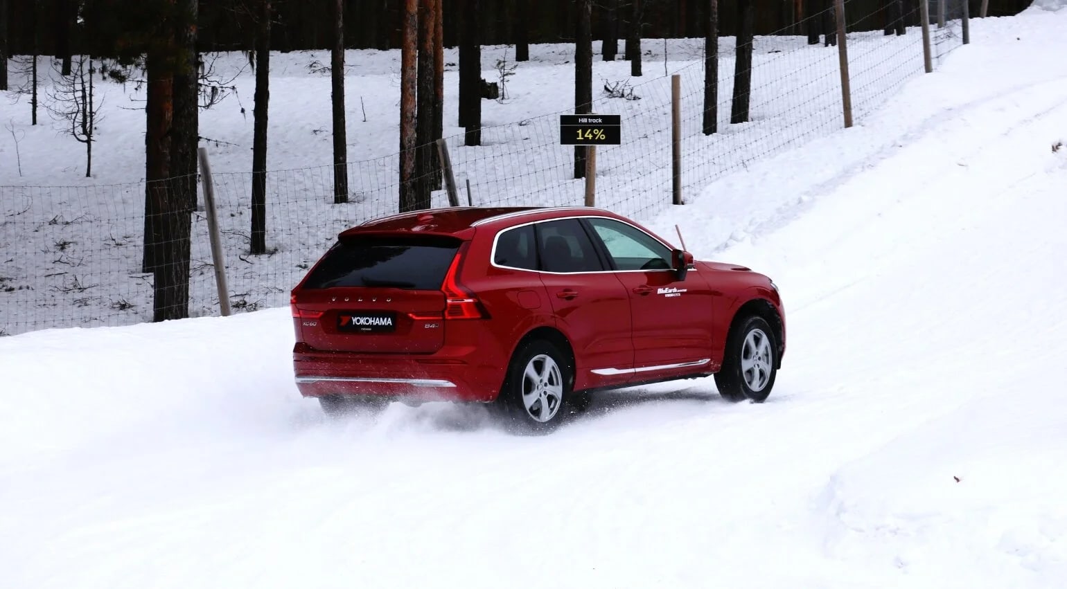 Yokohama BluEarth Winter V906 SUV