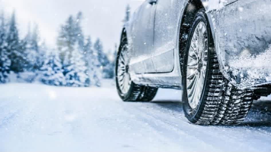 Winter vs all-weather tires in snow