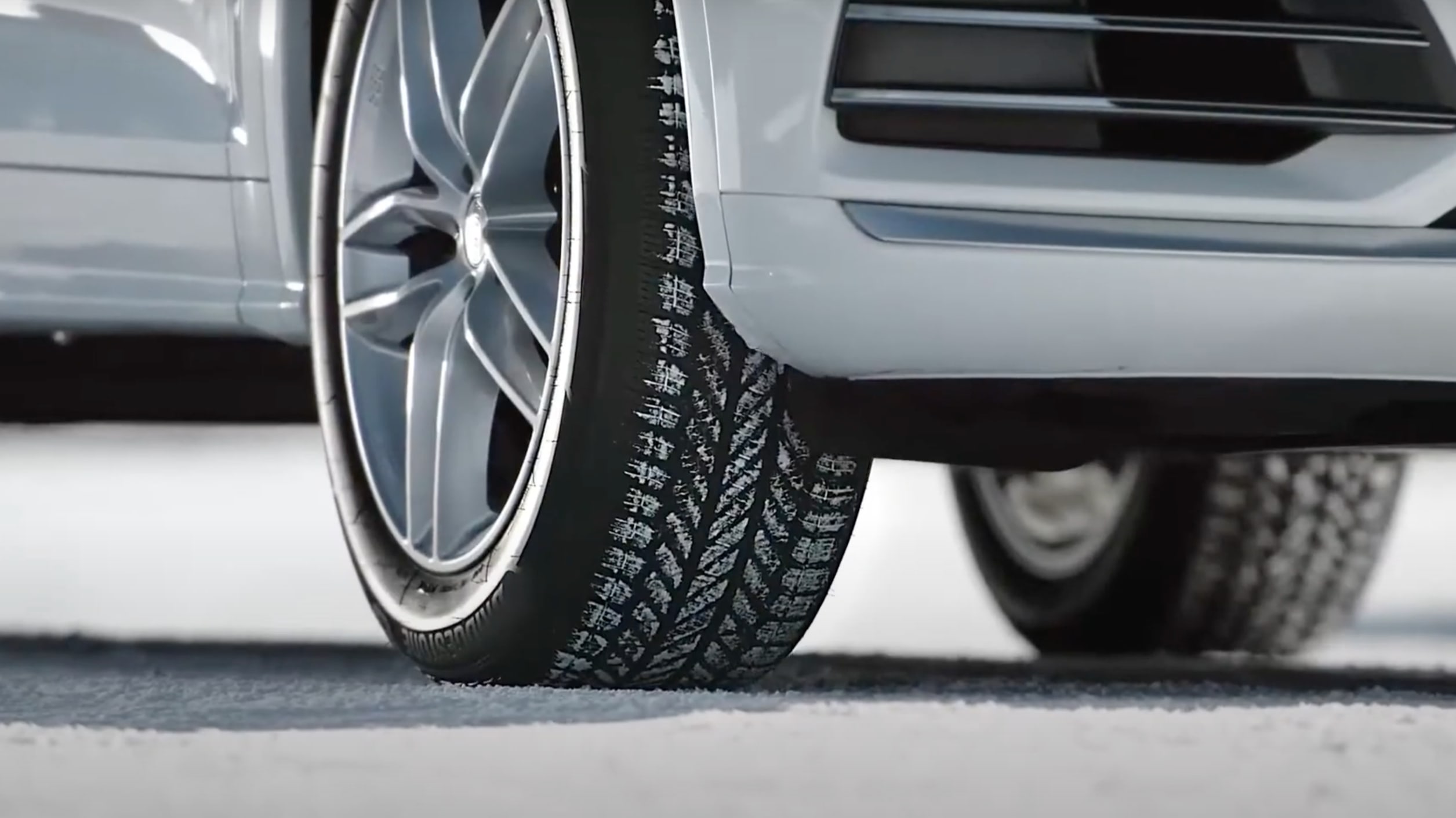 Bridgestone Weatherpeak vs Nokian WR G4