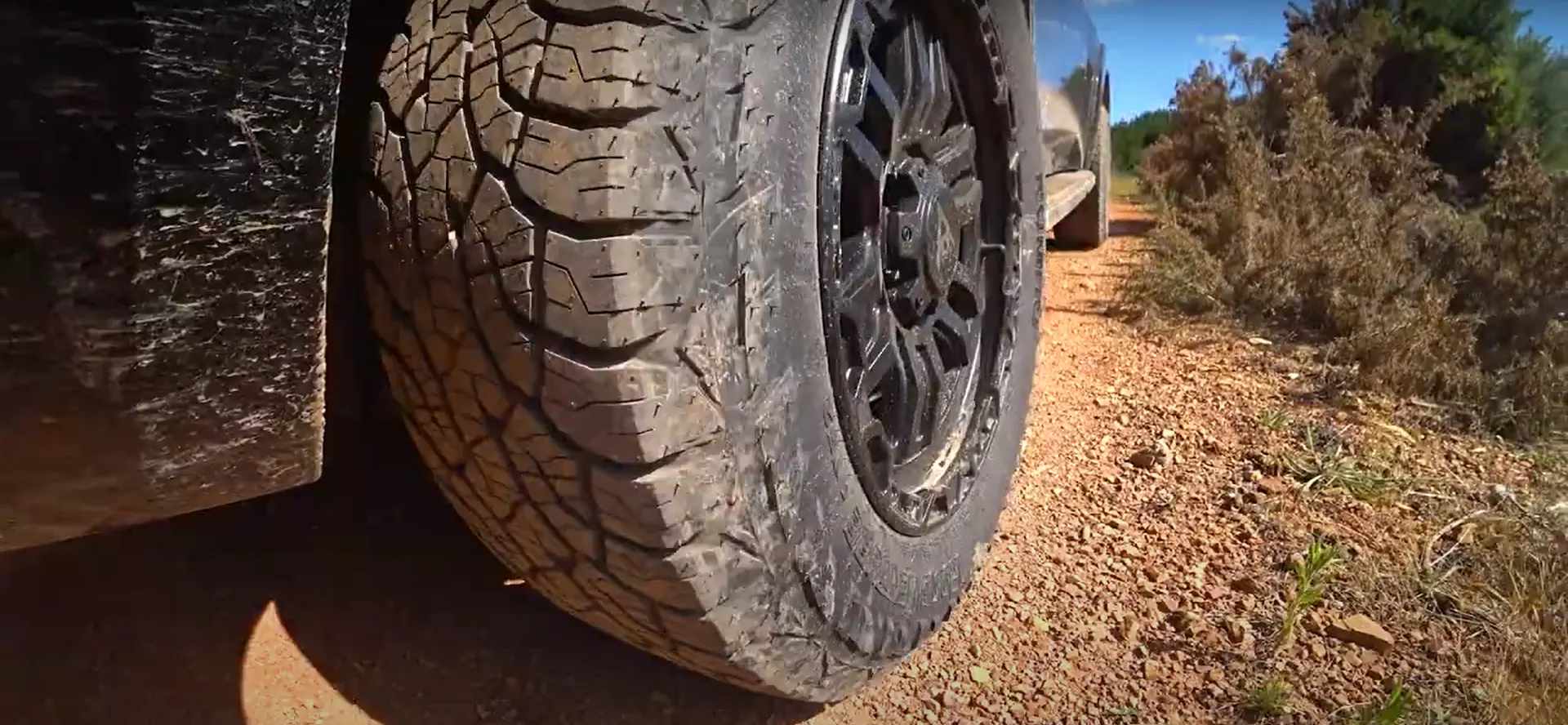 Kumho Road Venture AT52 vs Goodyear Wrangler All-Terrain Adventure with Kevlar