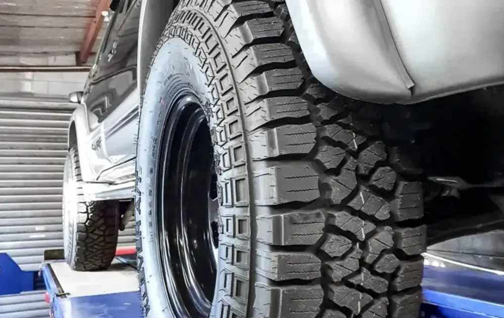 Nexen Roadian ATX vs Kenda Klever A/T2 KR628