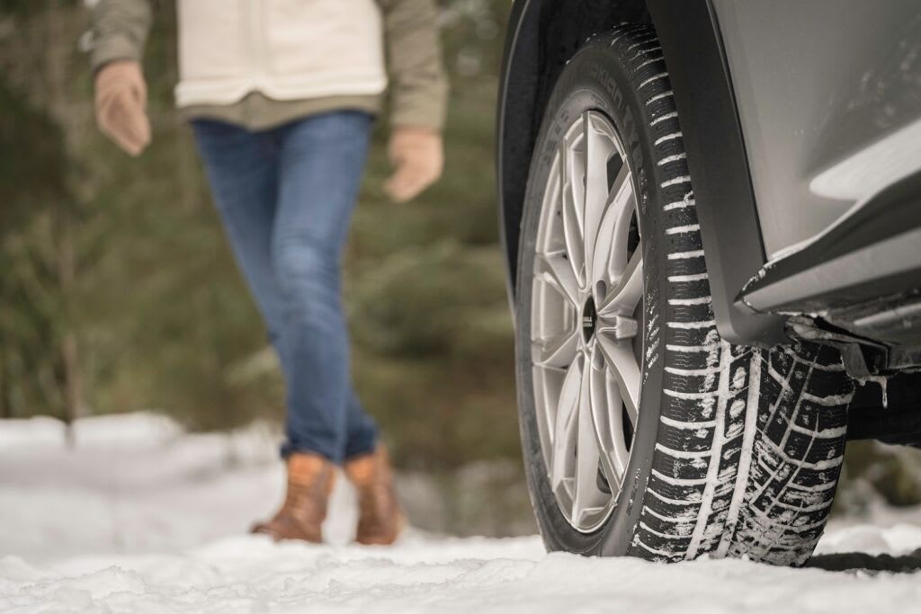 Toyo Celsius Sport vs Nokian Remedy WRG5