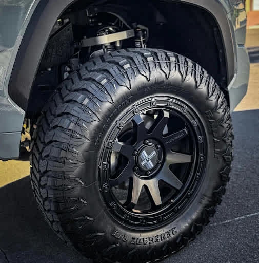 Radar Renegade R/T vs BlackHawk Ridgecrawler R/T tires on traction