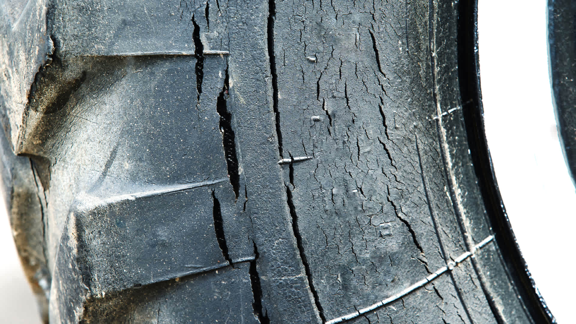Know When to Replace Your Tires