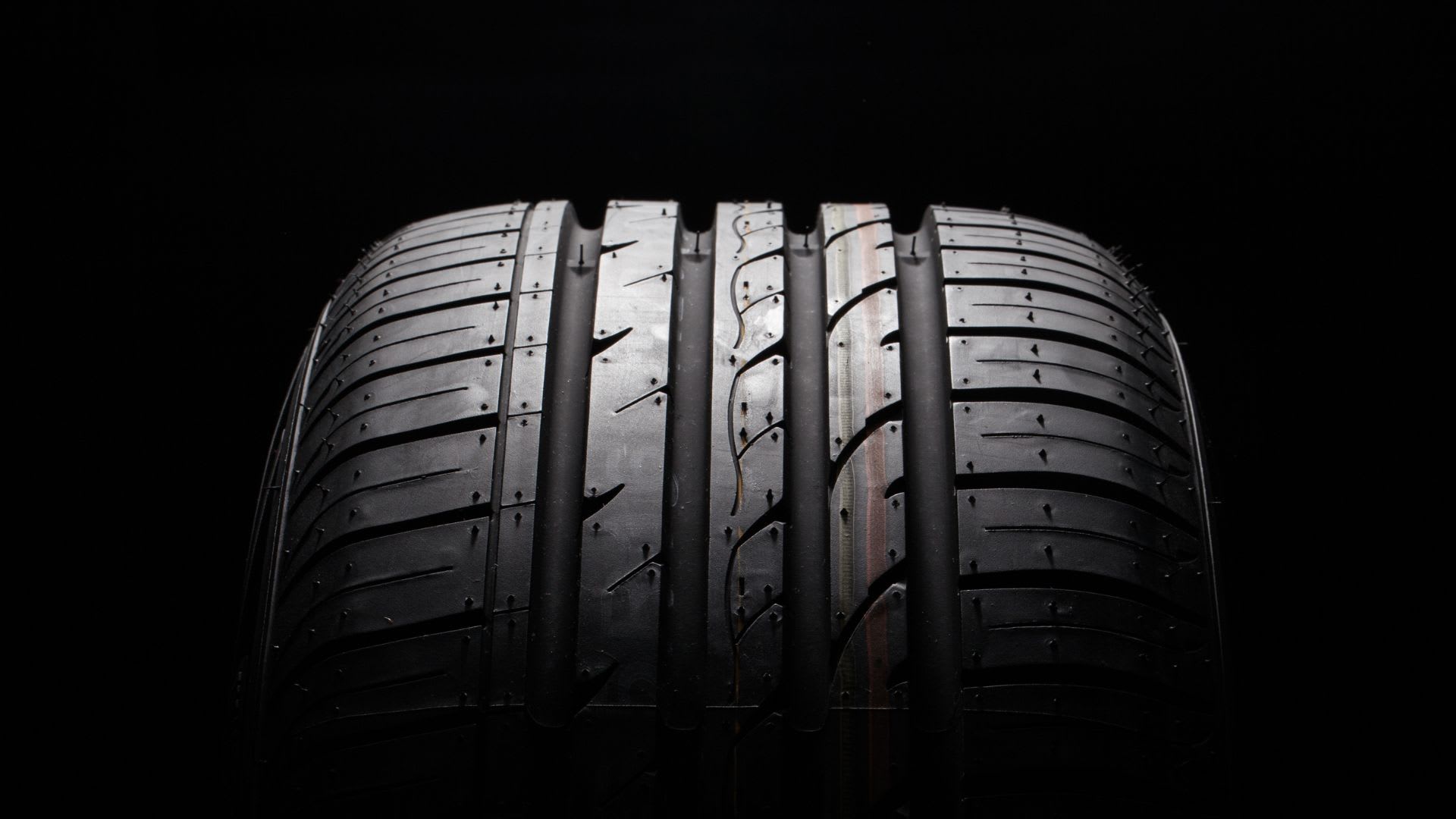 How Does Tread Design Affect Tire Stopping Distance?