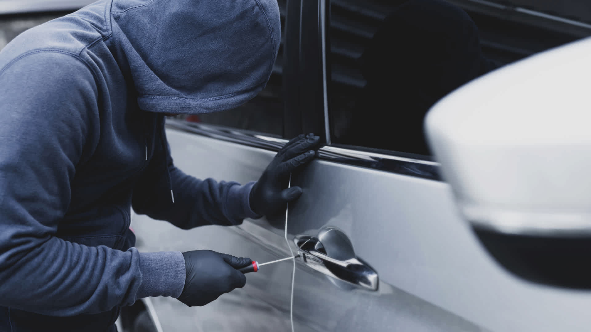 How to handle a vehicle break-in or theft