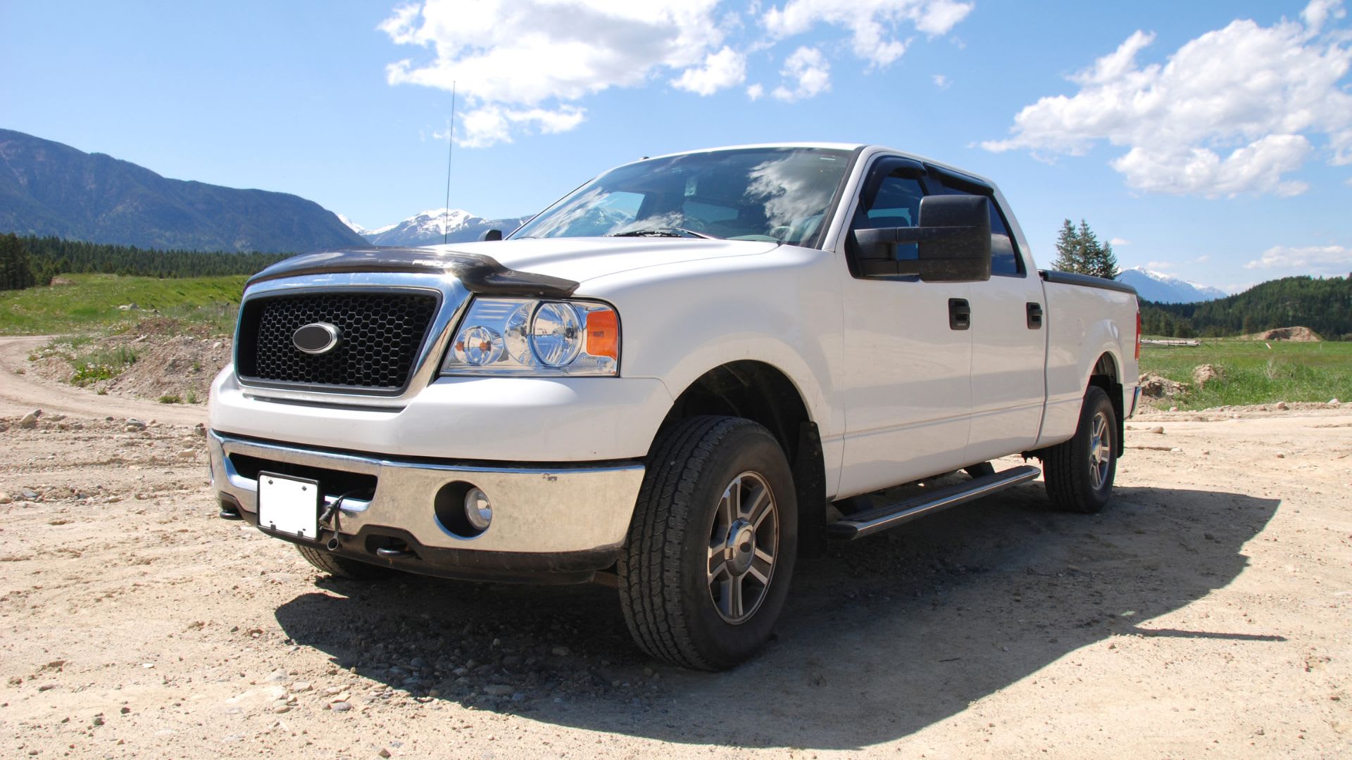 Top Affordable Tires for Work Trucks in 2025