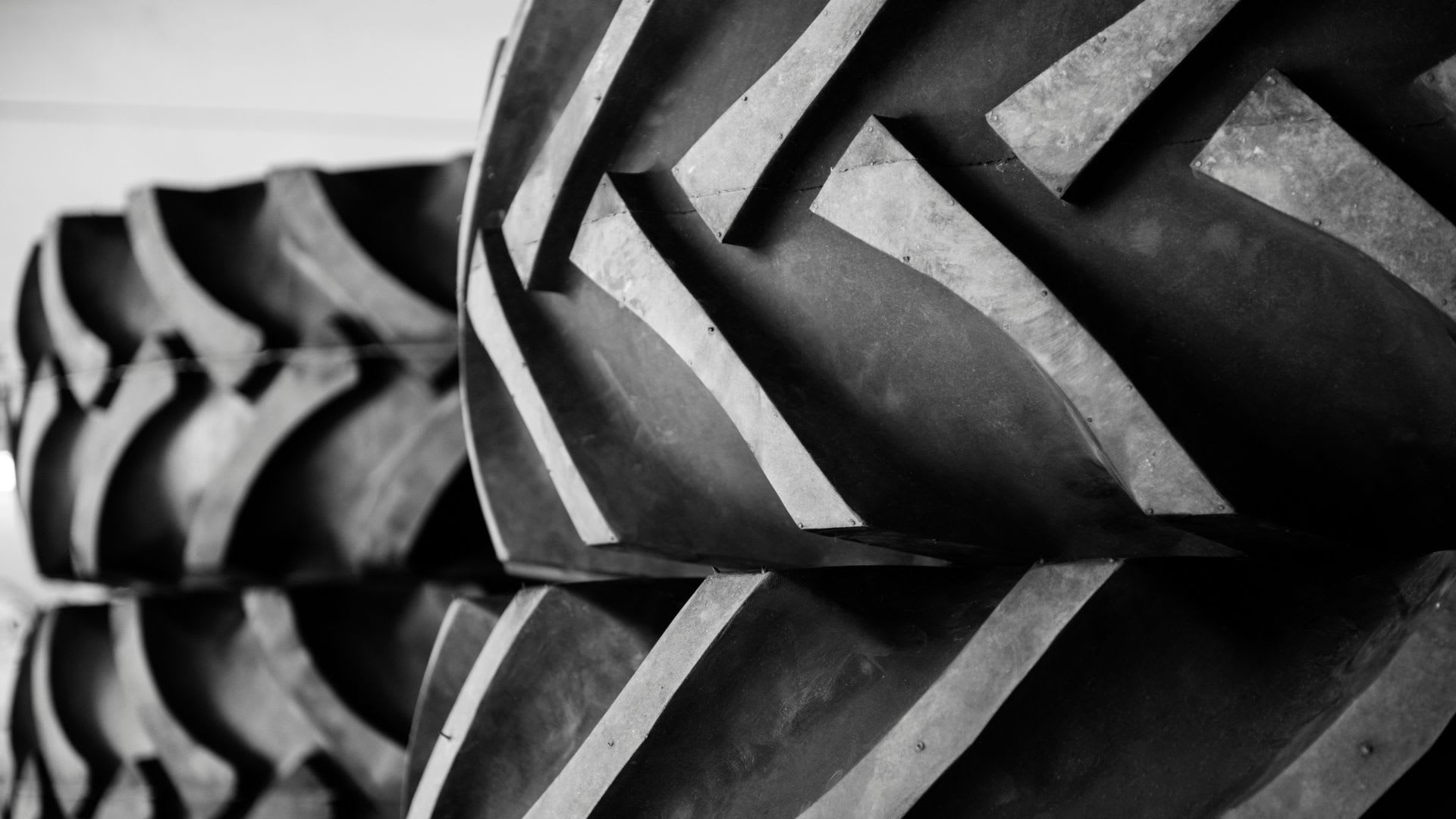 What is Lug Tread?