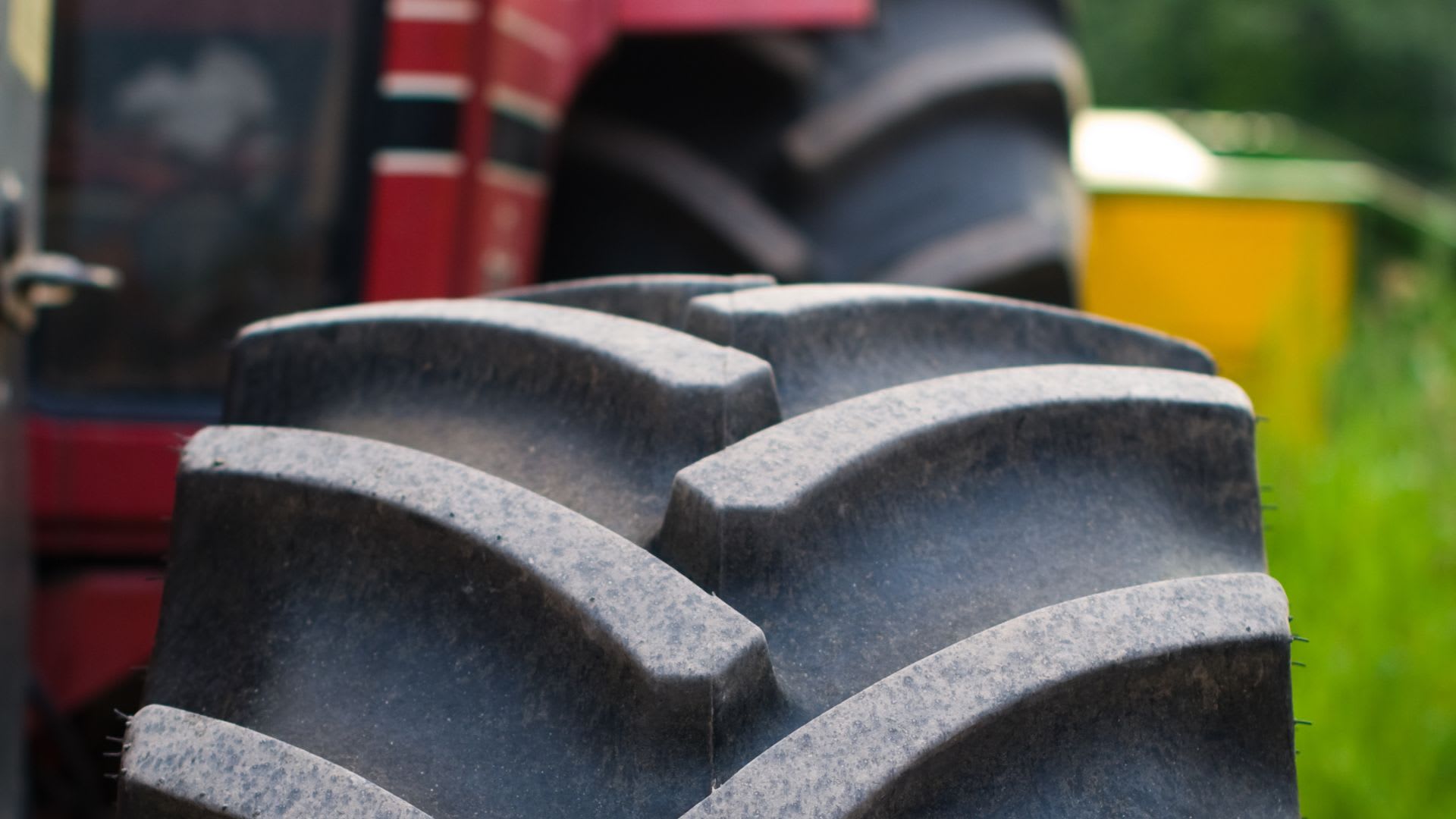 Types of Vehicles That Use Lug Tread