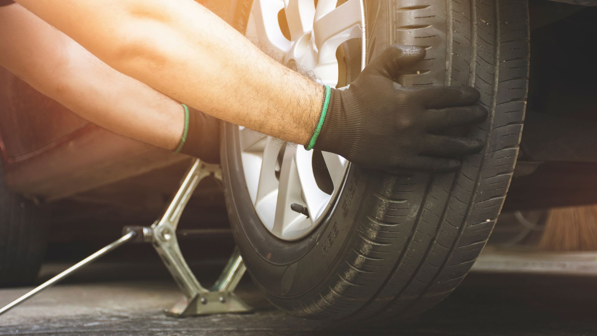 How Are Radial Tires Different from Bias Ply Tires?