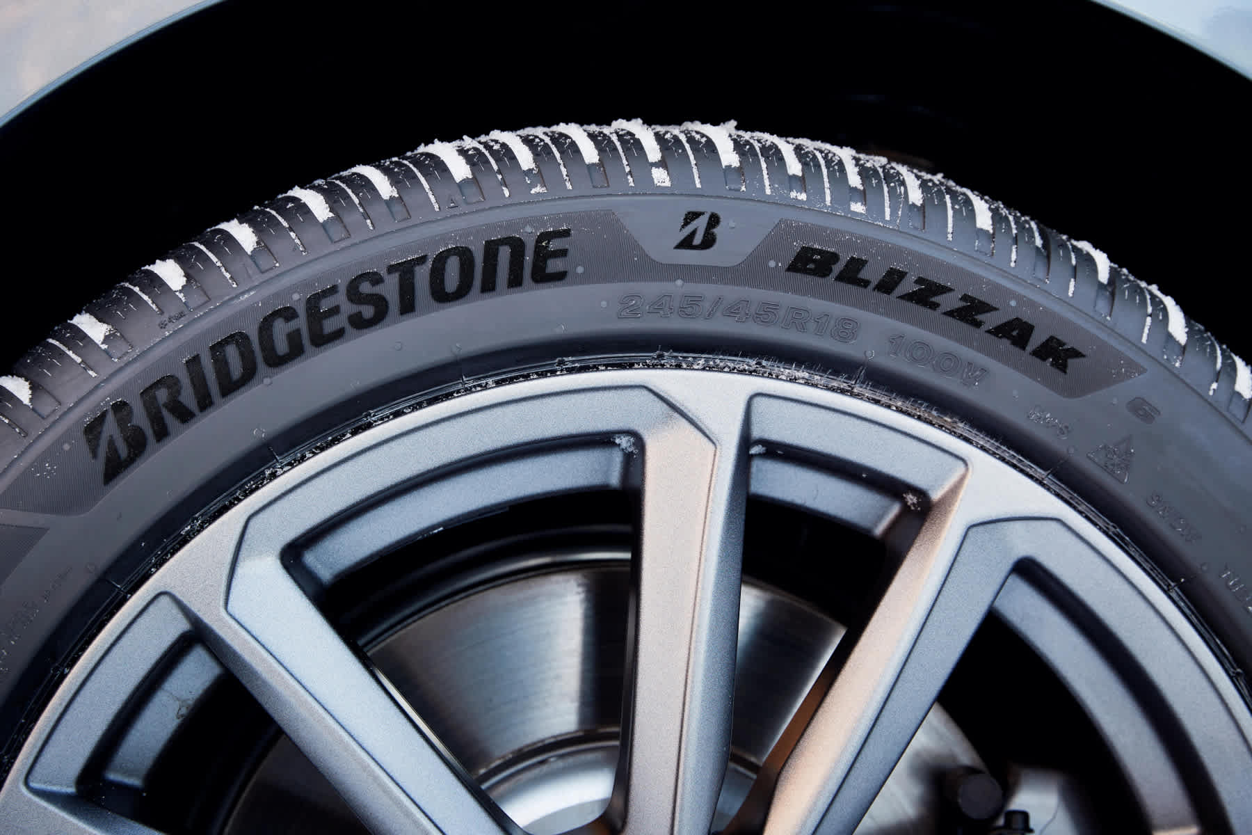 Continental VikingContact 8 vs Bridgestone Blizzak 6 tires on traction