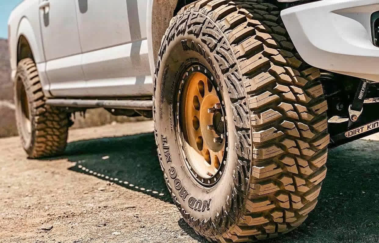 Kanati Mud Hog M/T tires