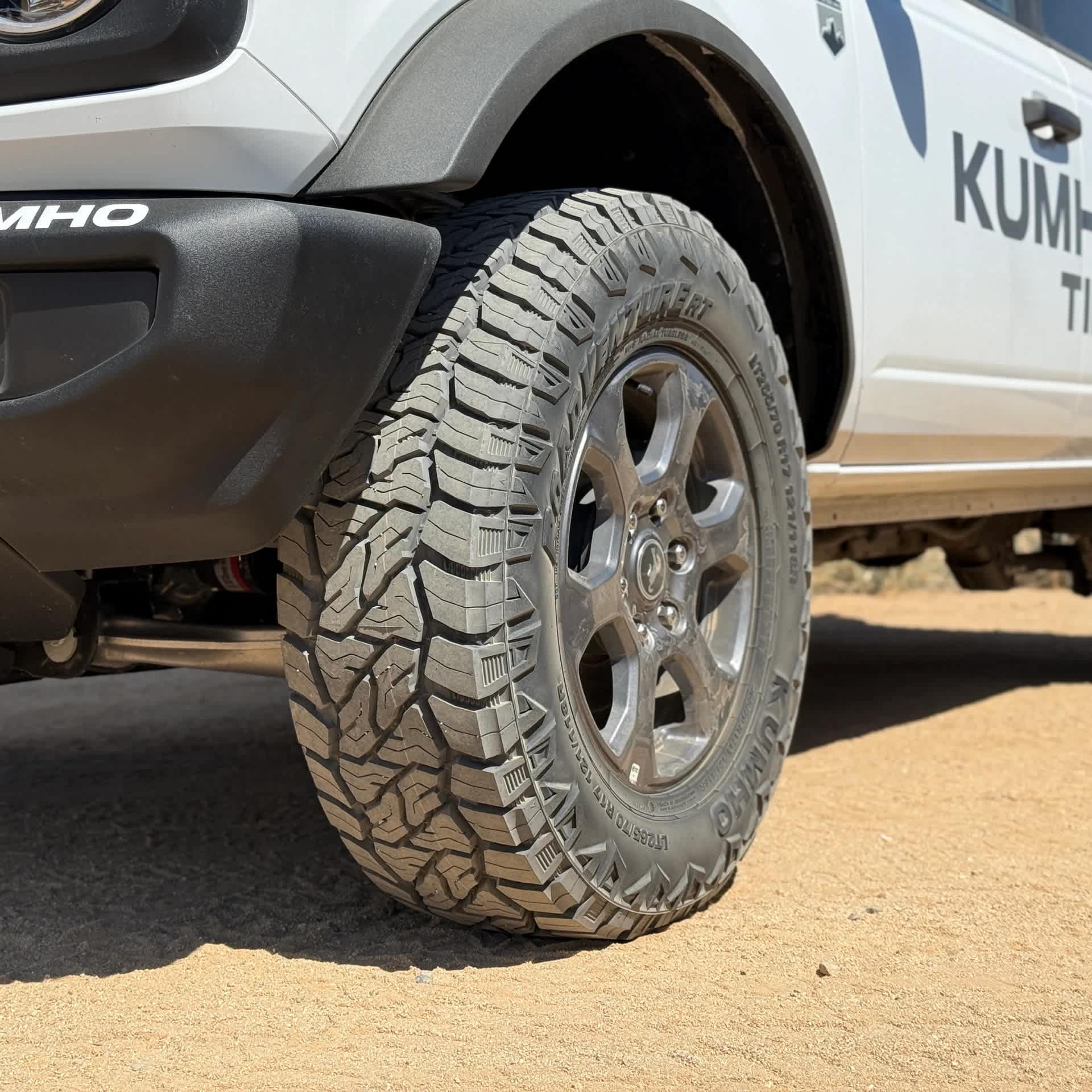 Kumho Road Venture RT51 tires