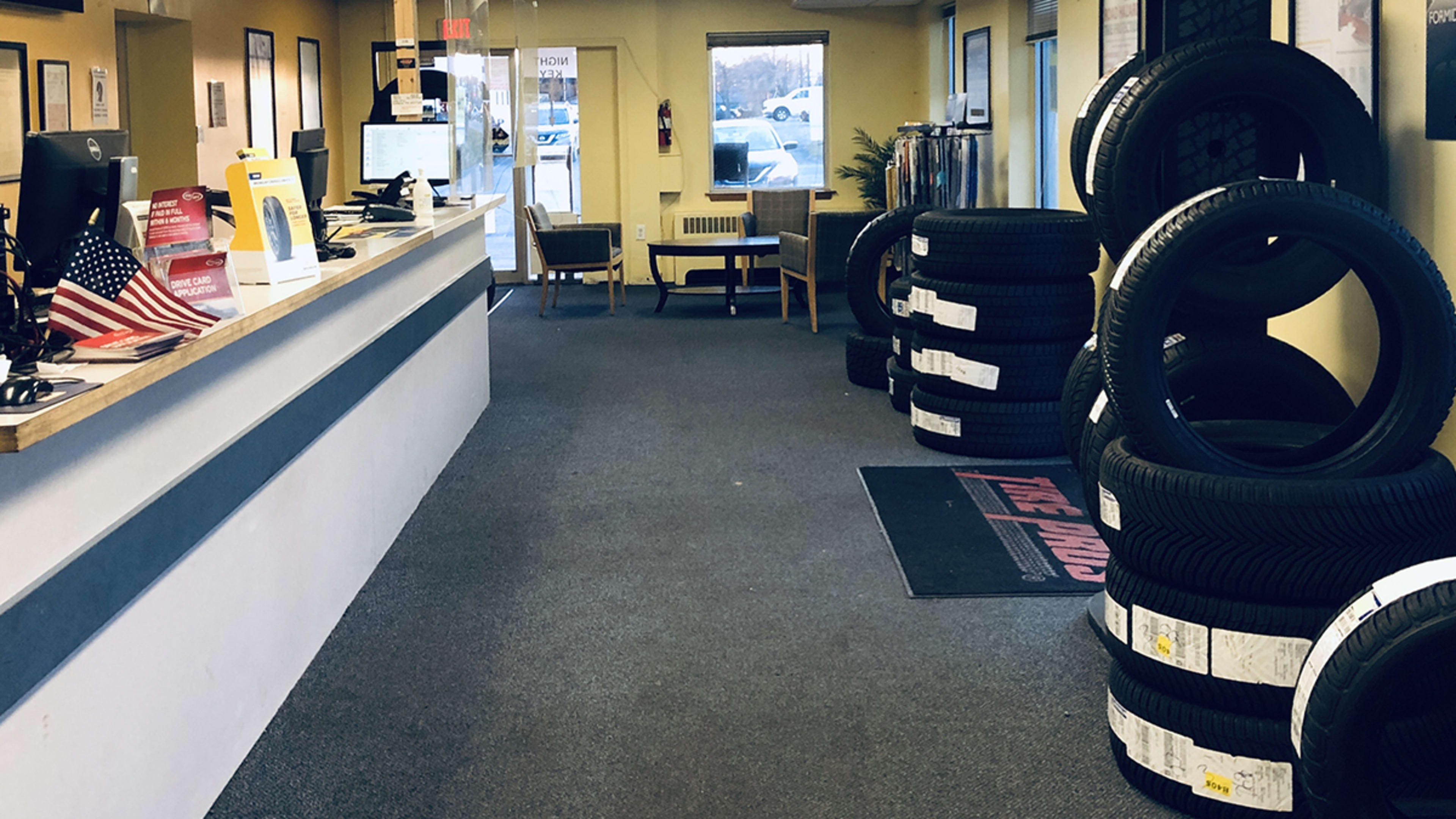 Mr. Tire Auto Service Centers in Leesburg, VA (219 Catoctin Cir SE): Tire  Shop Near me | SimpleTire