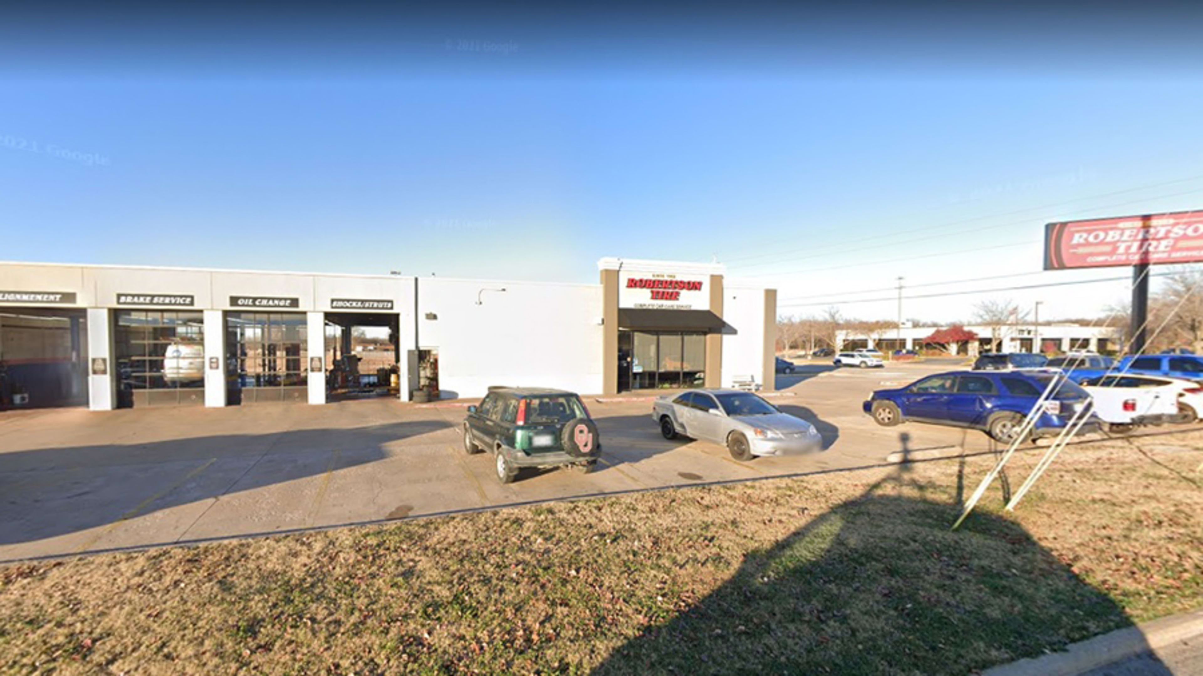 Robertson Tire - Eastland/21St