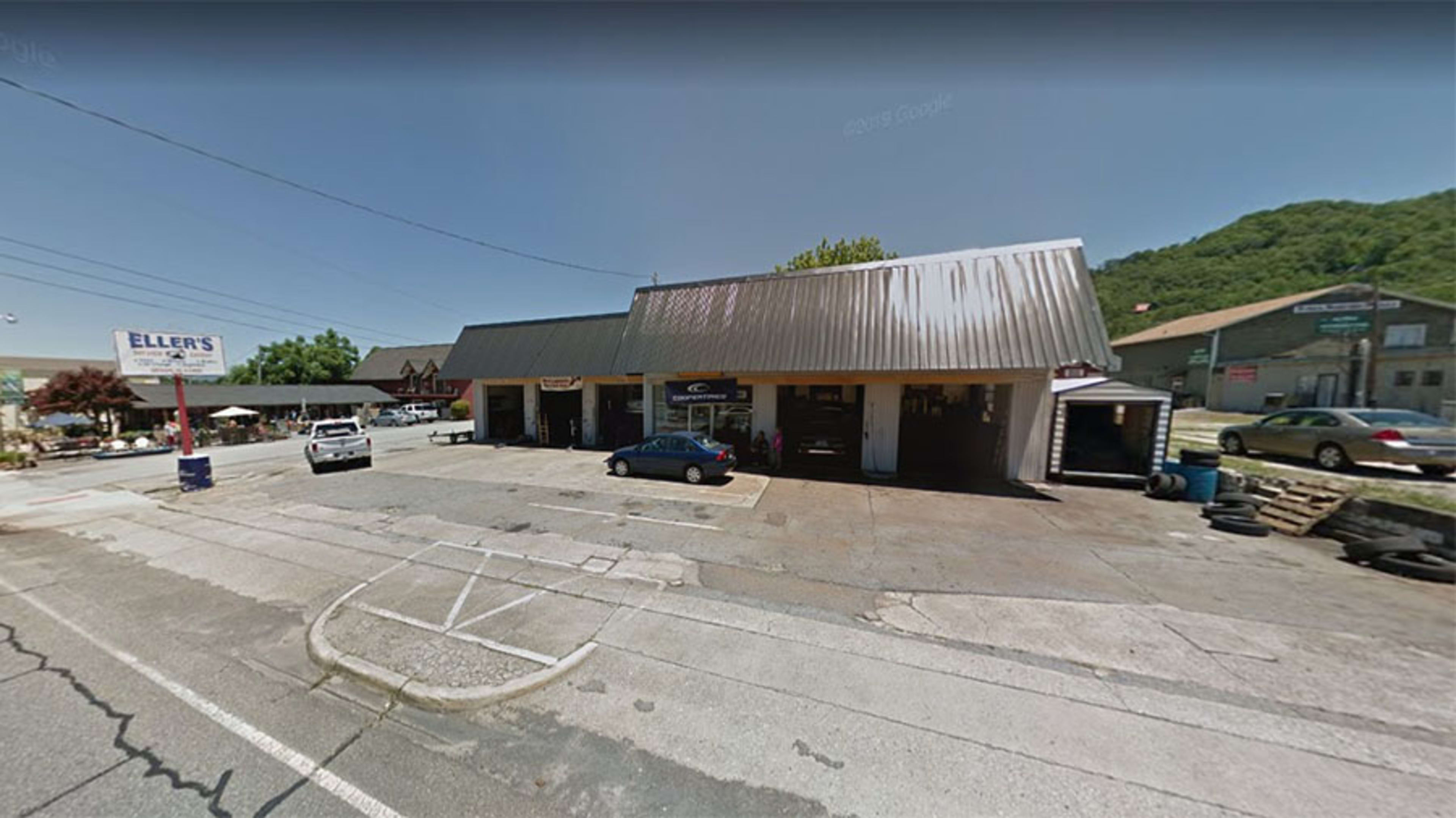 Eller s Tire Service in Hiawassee GA 28 N Main St Tire Shop