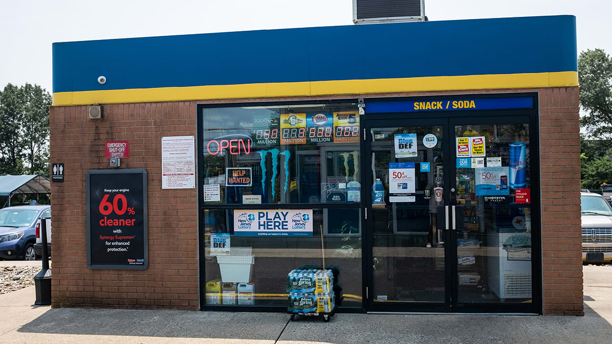 Hubcap store near clearance me